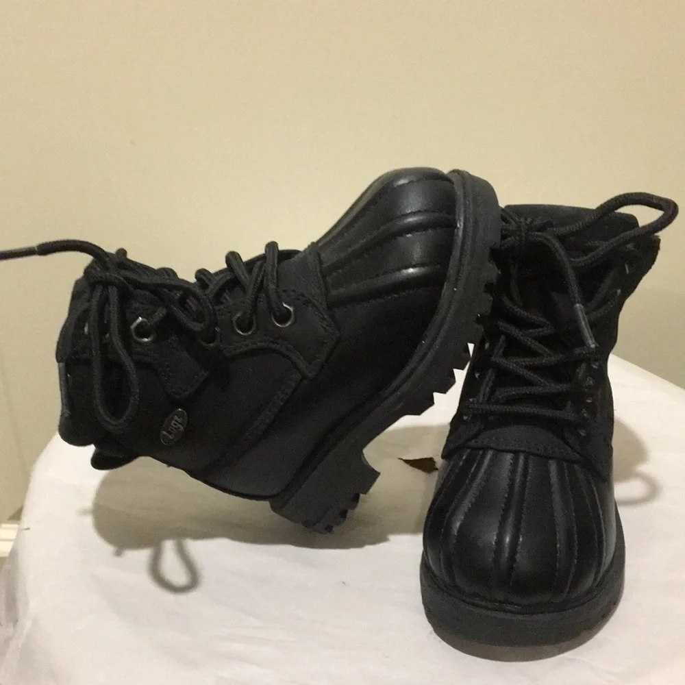 NWOT! Lugz Kids lace up construction boots memory foam insole slip resistance 5